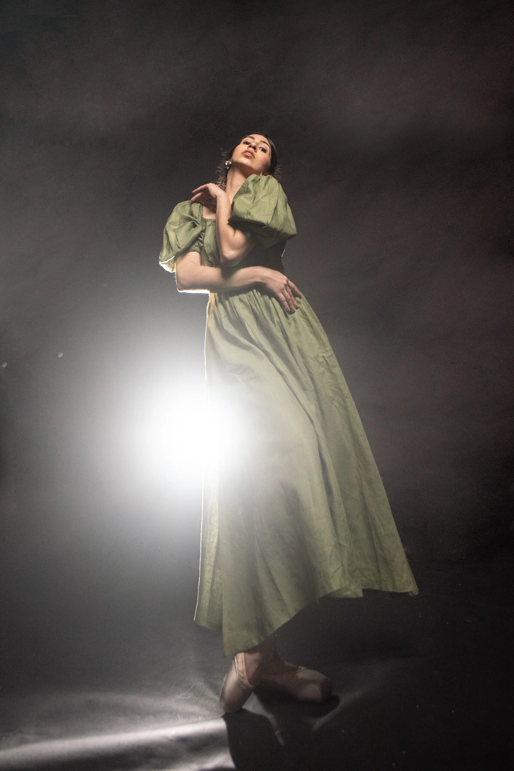 En Pointe Elegance - Image 5