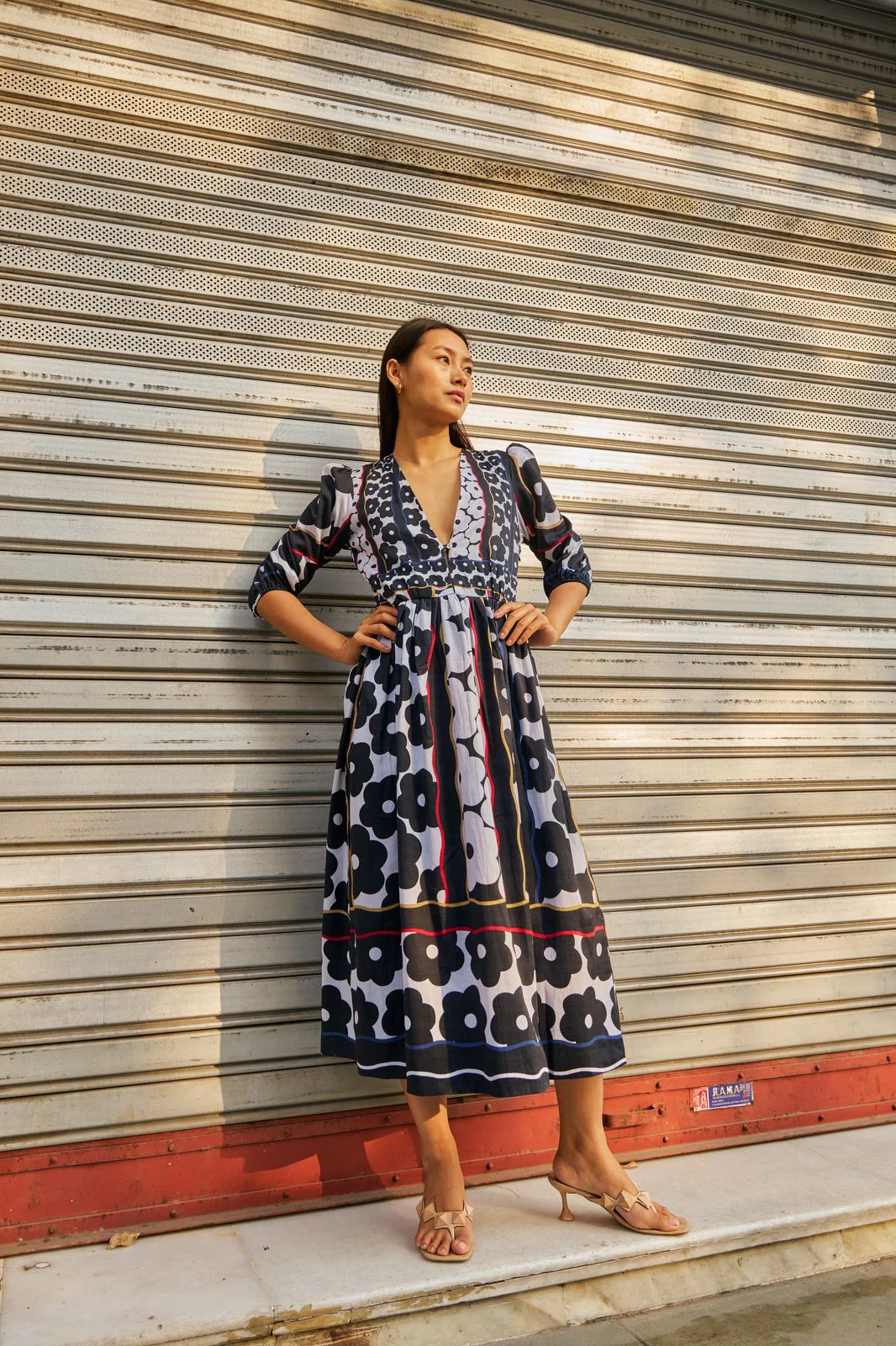 LIGHT AND SHADOW DRESS - Image 2
