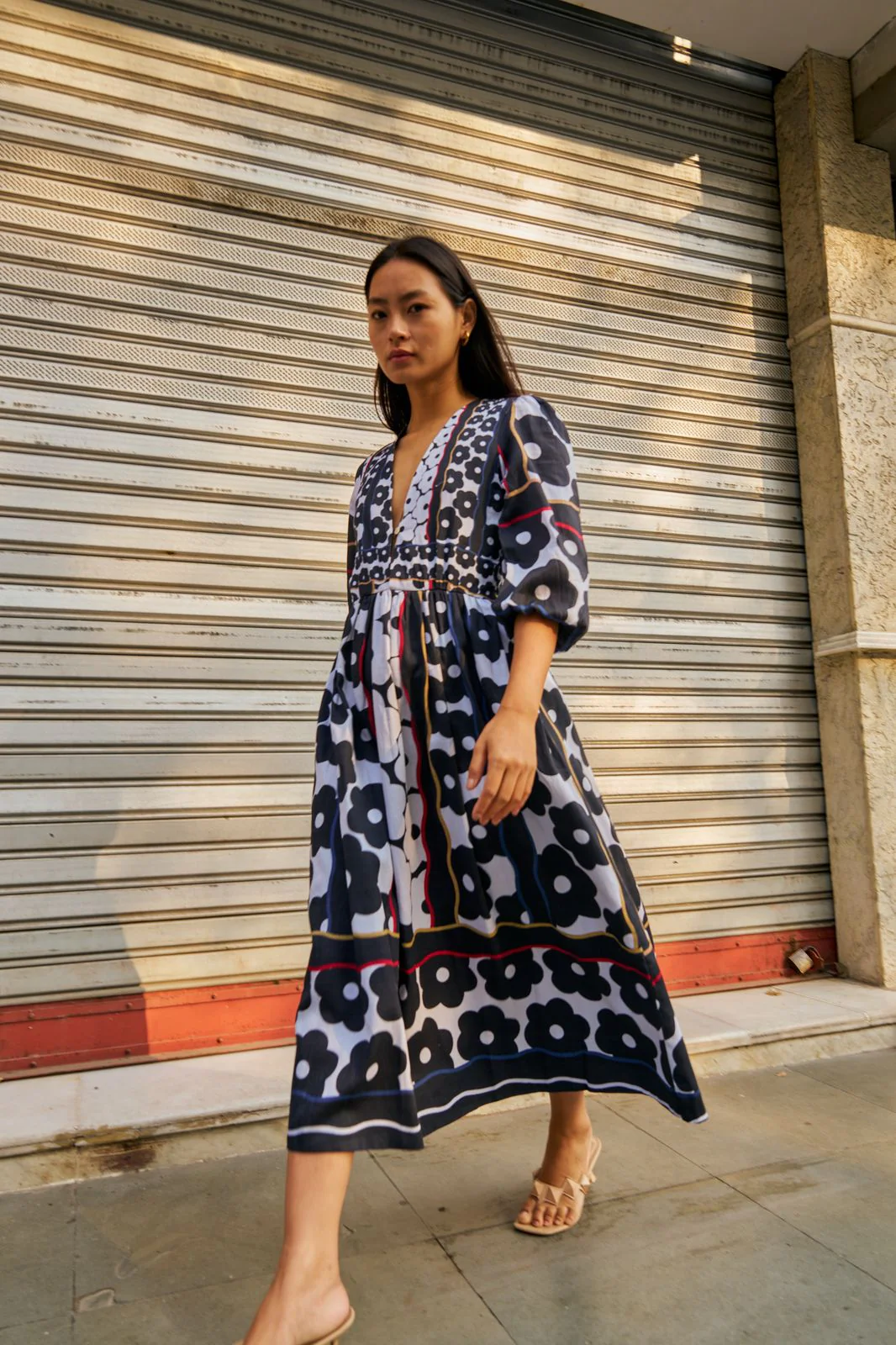 LIGHT AND SHADOW DRESS - Image 4