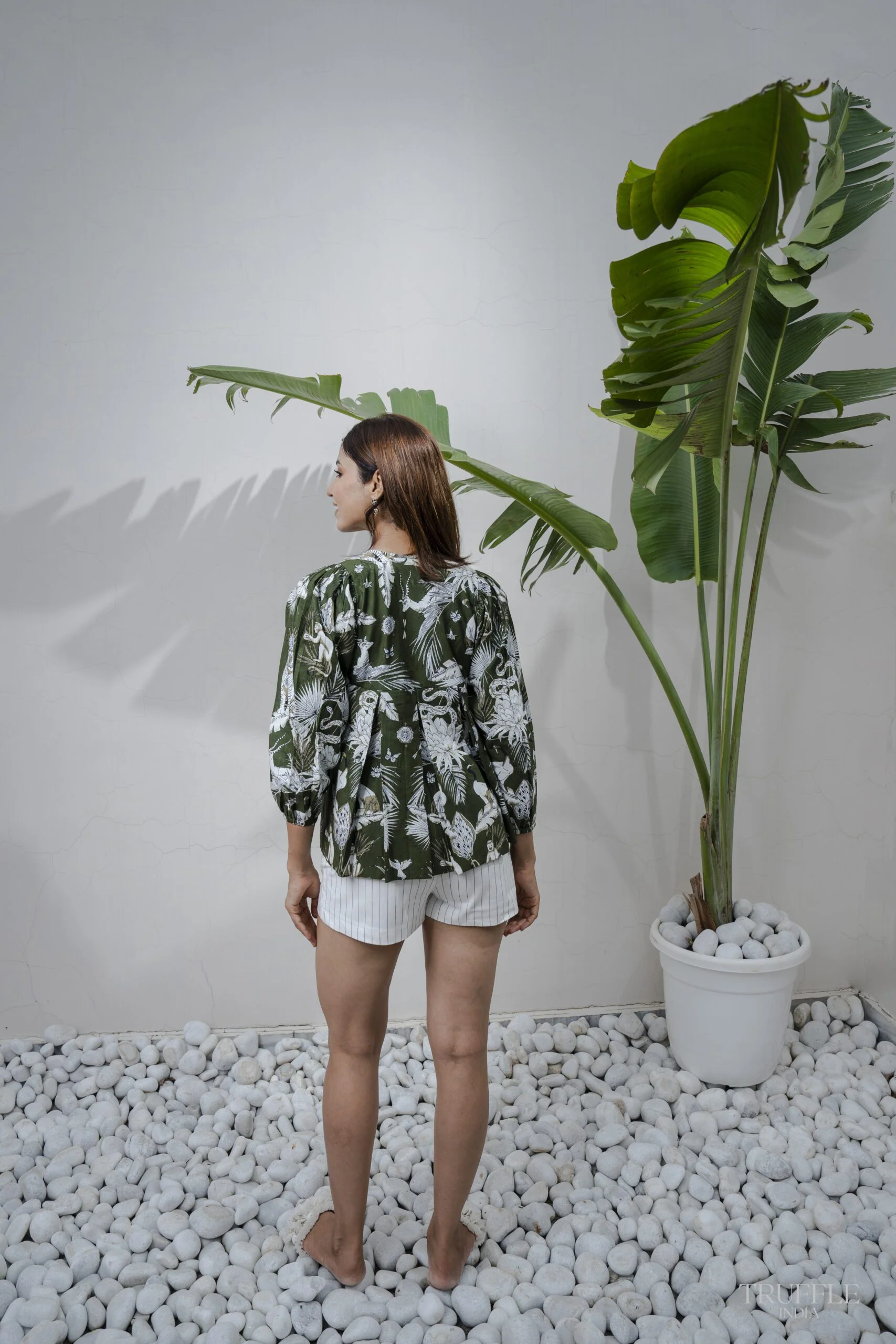 WELCOME TO THE JUNGLE TOP - Image 3